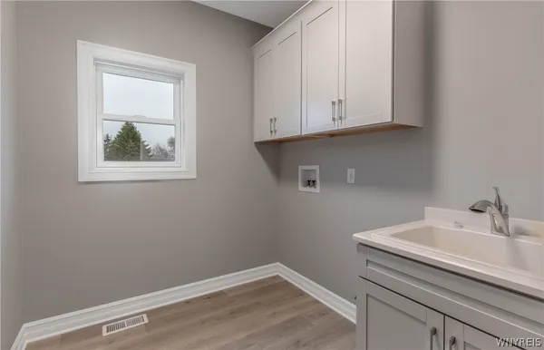 $699,900 | 7290 Woodhaven Drive, Lockport Town, NY 14094