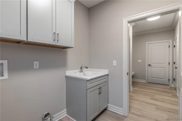 $699,900 | 7290 Woodhaven Drive, Lockport Town, NY 14094