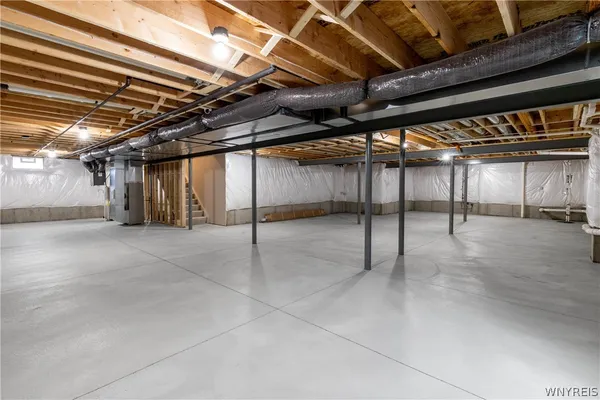 $699,900 | 7290 Woodhaven Drive, Lockport Town, NY 14094