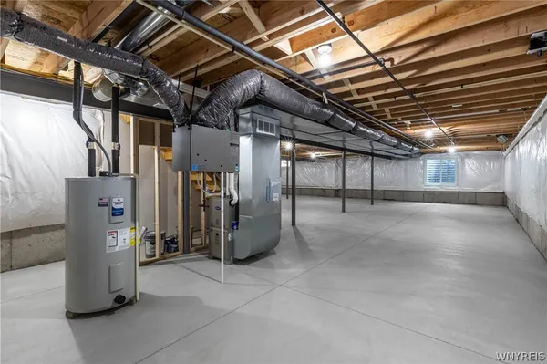 $699,900 | 7290 Woodhaven Drive, Lockport Town, NY 14094