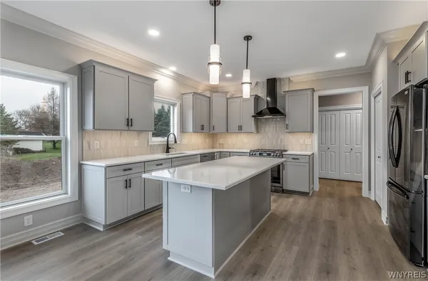 $699,900 | 7290 Woodhaven Drive, Lockport Town, NY 14094