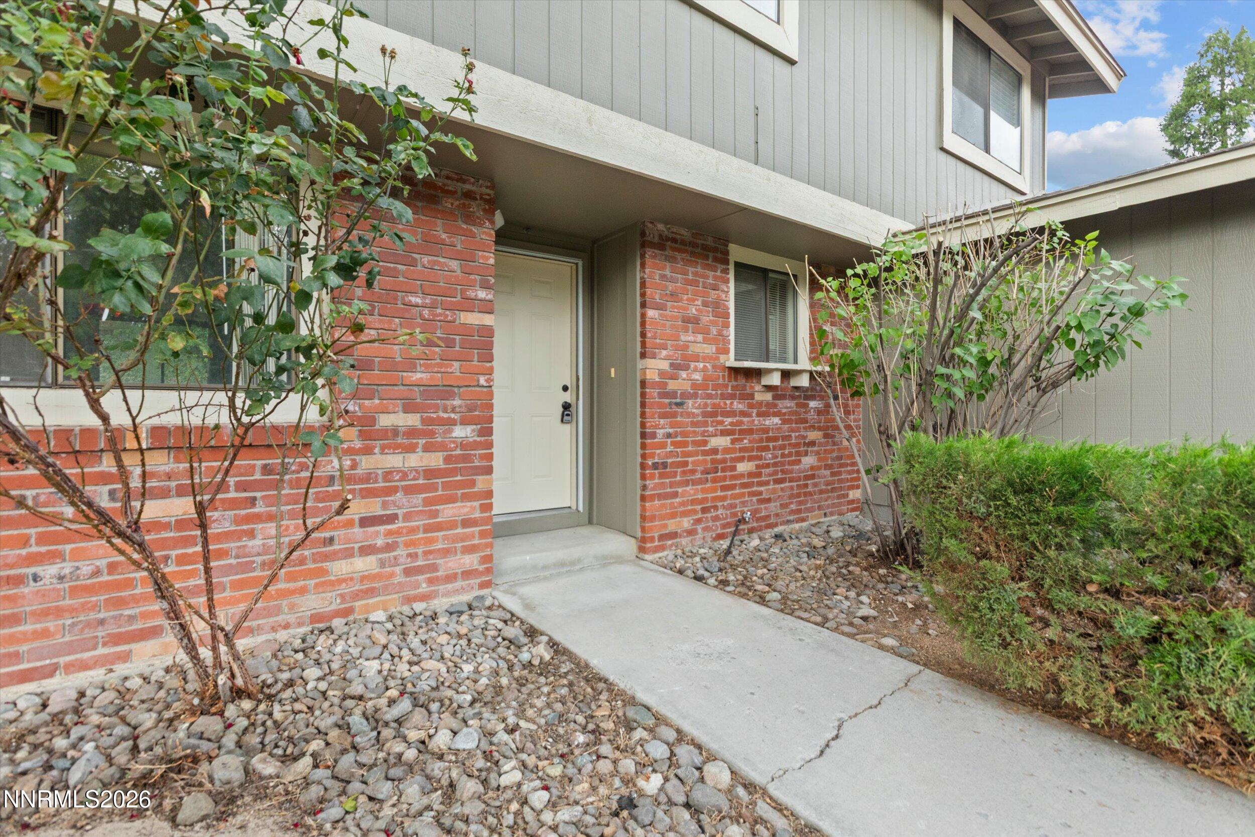 1855 Severn Drive Reno, NV 89503 - Photo 6 of 42 01-0Y7A1846
