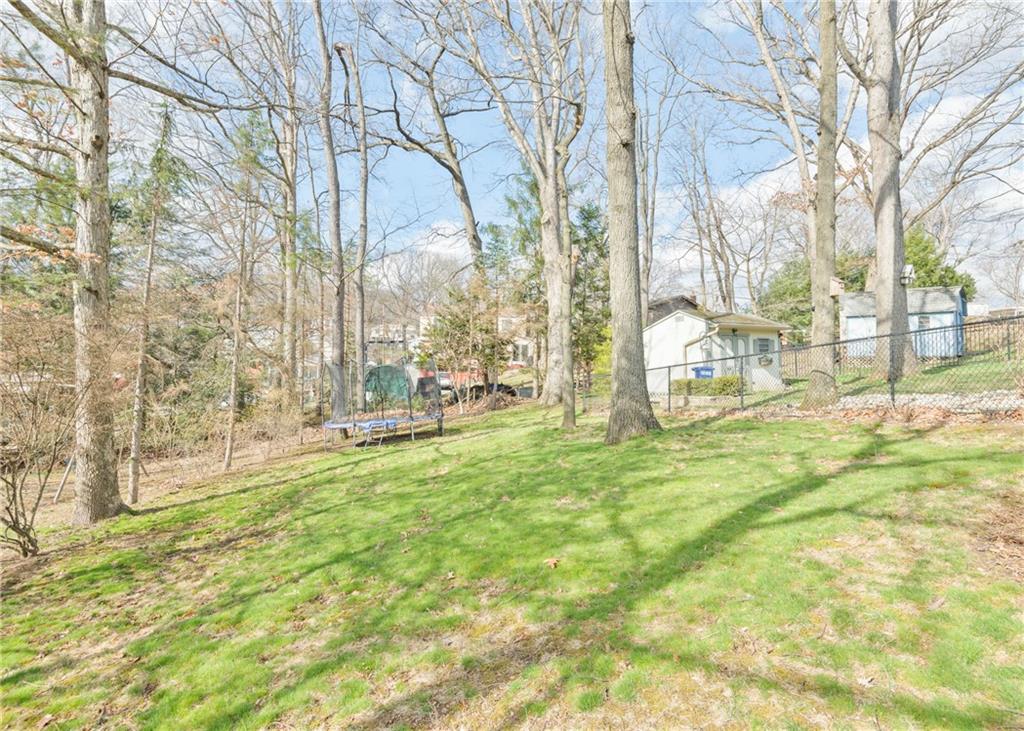 222 Wyngate Road Coraopolis, PA 15108 - Photo 12 of 36 Gallery Image 12