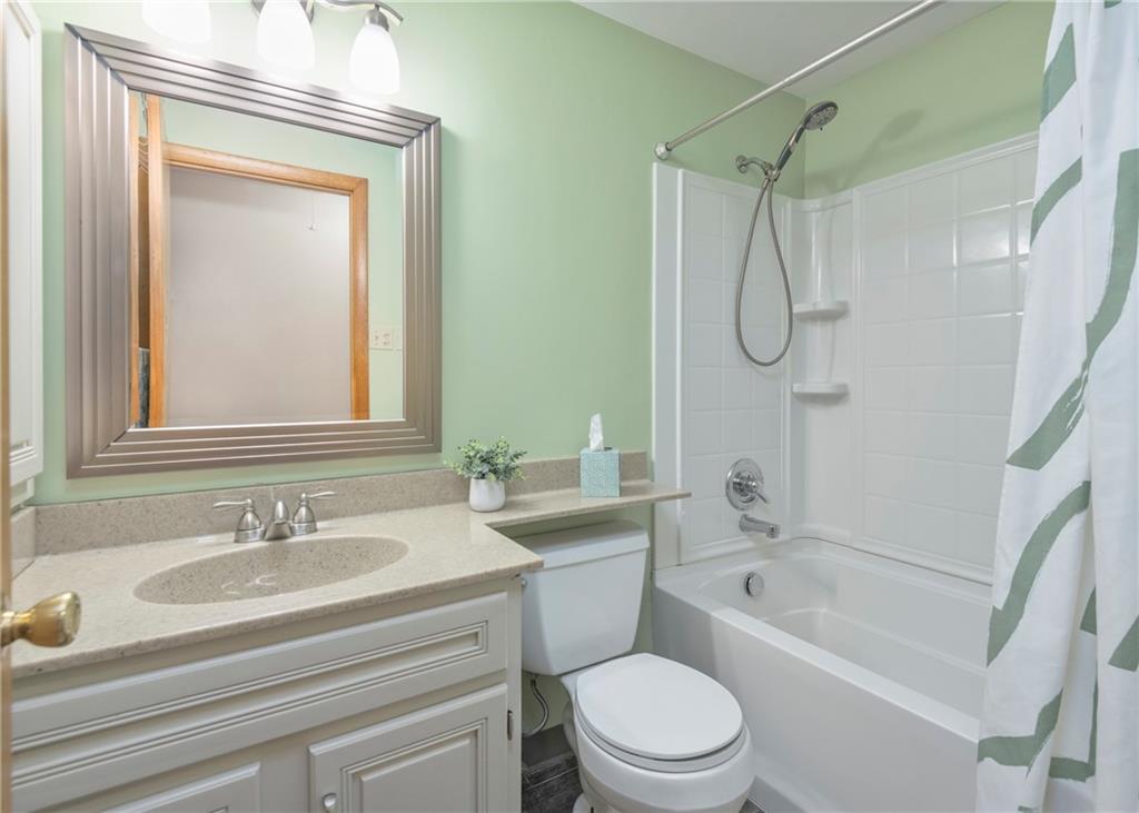 222 Wyngate Road Coraopolis, PA 15108 - Photo 24 of 36 Gallery Image 24