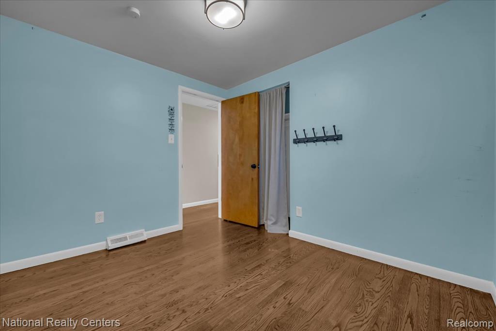28701 Summerwood Road Farmington, MI 48334 - Photo 18 of 25 Gallery Image 18