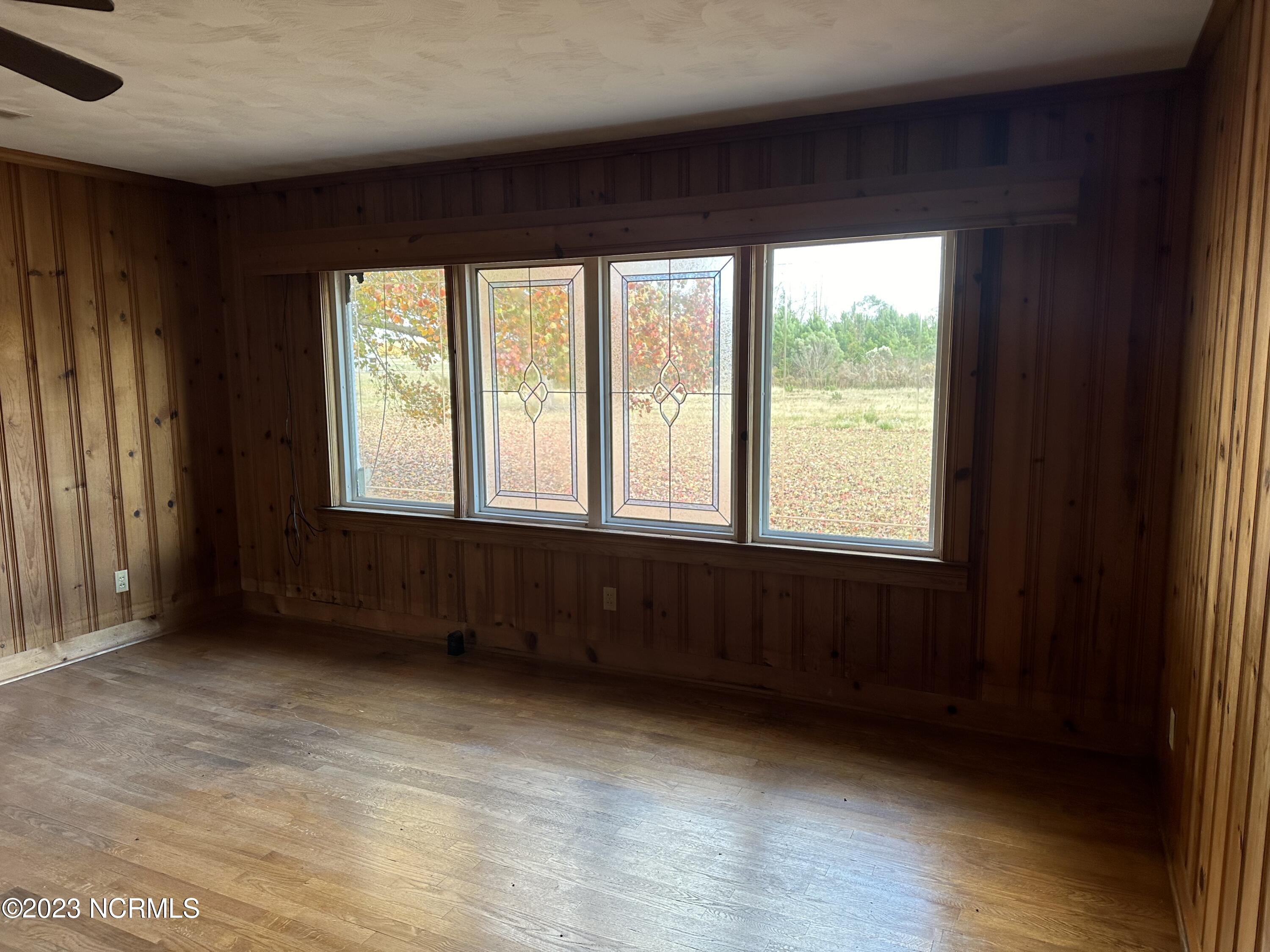 1340 Newland Road Elizabeth City, NC 27909 - Photo 12 of 23 Den backyard view