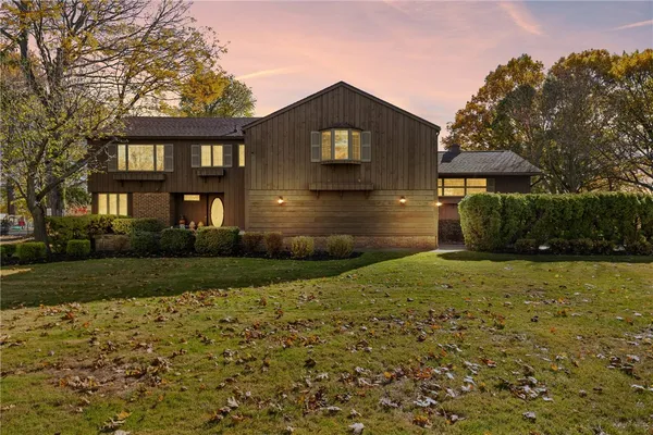 $489,900 | 135 Orchard Park Boulevard, Irondequoit, NY 14609