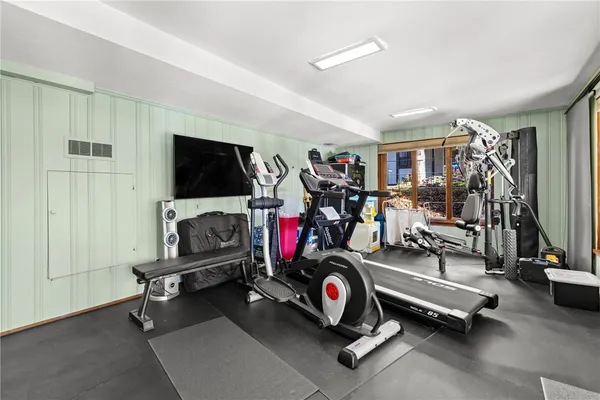 $489,900 | 135 Orchard Park Boulevard, Irondequoit, NY 14609