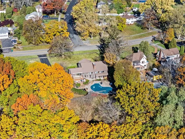 $489,900 | 135 Orchard Park Boulevard, Irondequoit, NY 14609