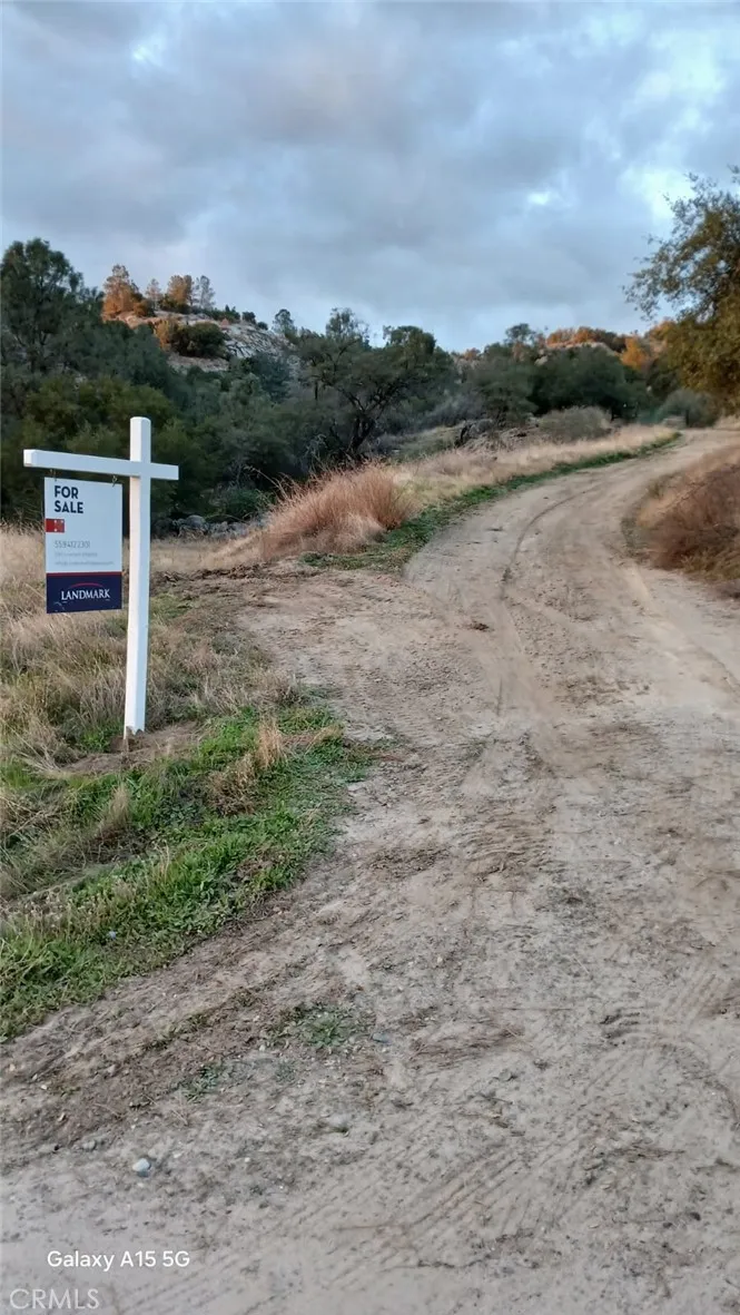 37 Lynx Prather, CA 93651 - Photo 63 of 64 a view of a lake with mountain in the background