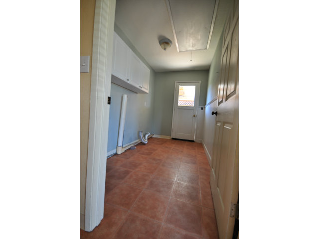 295 West Phillips Road Watsonville, CA 95076 - Photo 7 of 10 Gallery Image 7