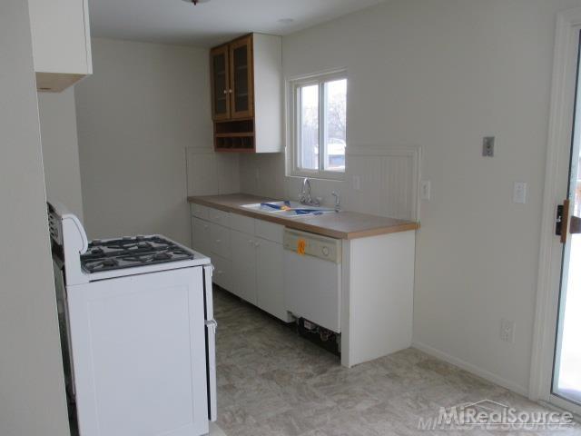 207 East River Road Flushing, MI 48433 - Photo 6 of 21 Gallery Image 6