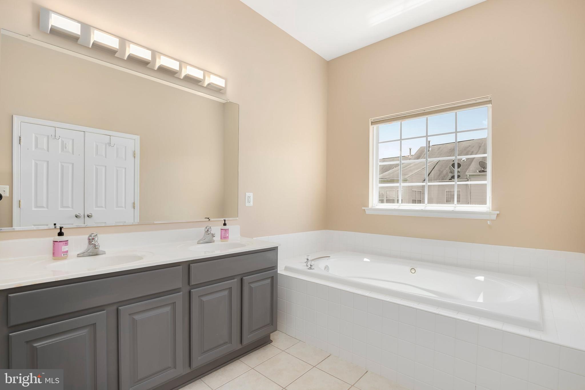 612 Springhouse Square Southeast Leesburg, VA 20175 - Photo 17 of 31 Gallery Image 17