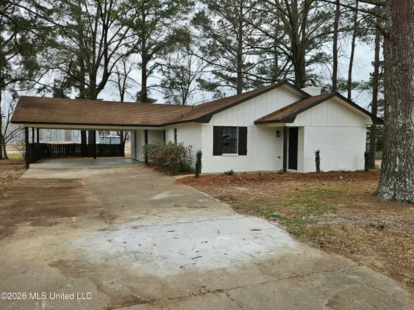 $215,900 | 201 Willow Brook Drive, Clinton, MS 39056