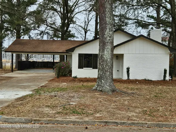 $215,900 | 201 Willow Brook Drive, Clinton, MS 39056