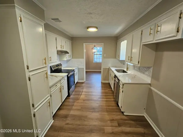 $215,900 | 201 Willow Brook Drive, Clinton, MS 39056