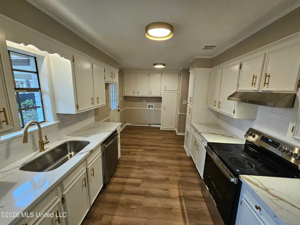 $215,900 | 201 Willow Brook Drive, Clinton, MS 39056