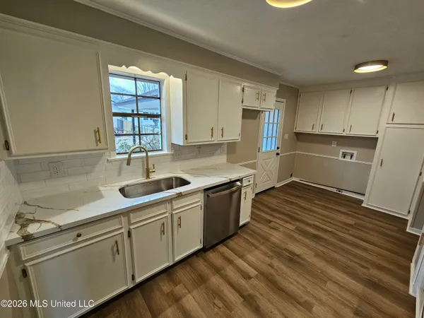 $215,900 | 201 Willow Brook Drive, Clinton, MS 39056