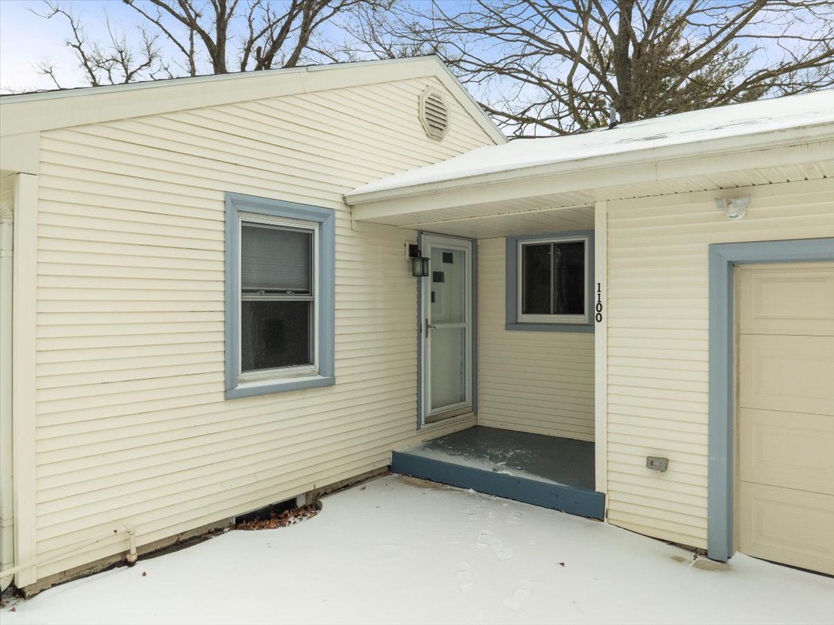 1100 Crescent Lane Normal, IL 61761 - Photo 2 of 35 Gallery Image 2