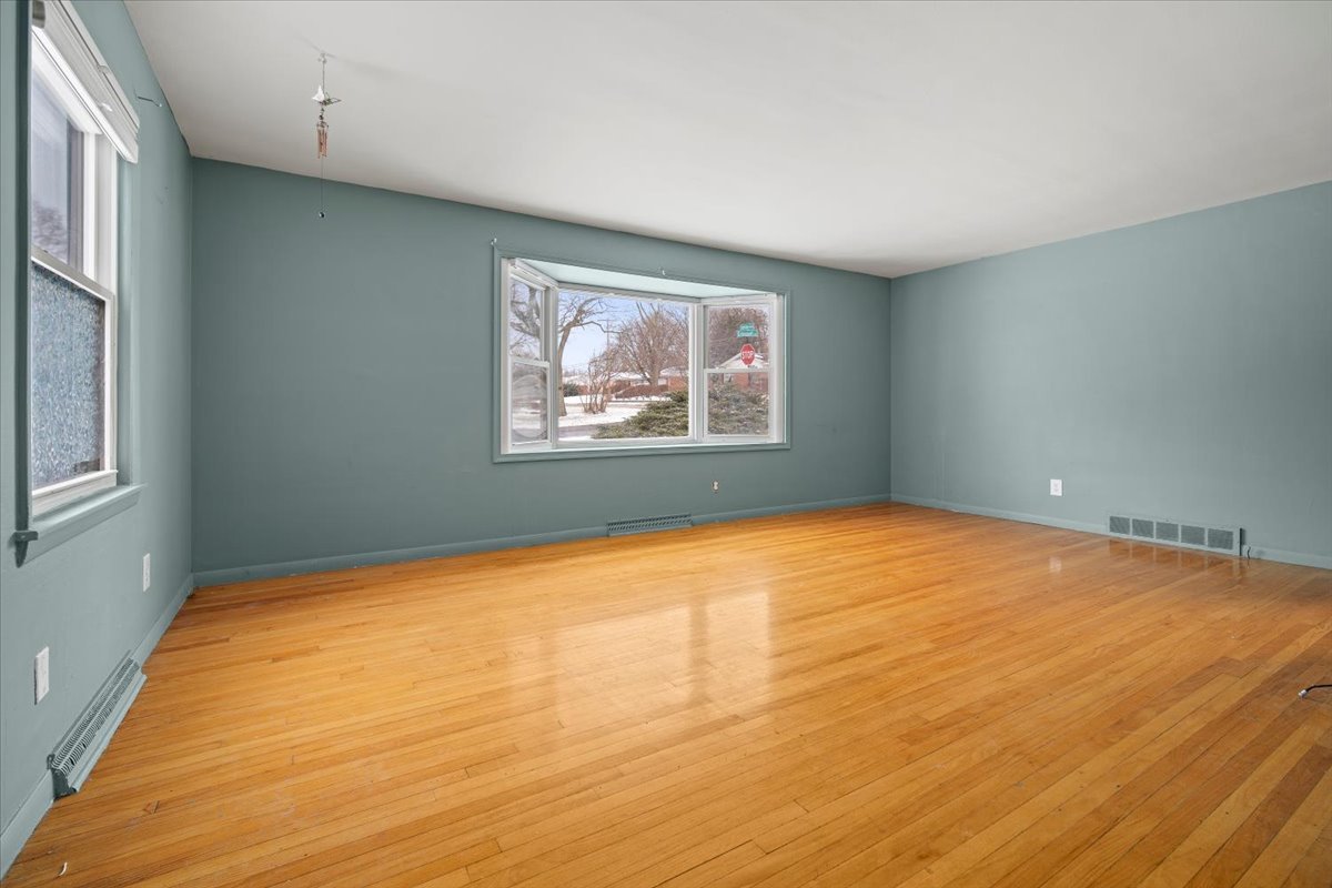 1100 Crescent Lane Normal, IL 61761 - Photo 3 of 35 Gallery Image 3