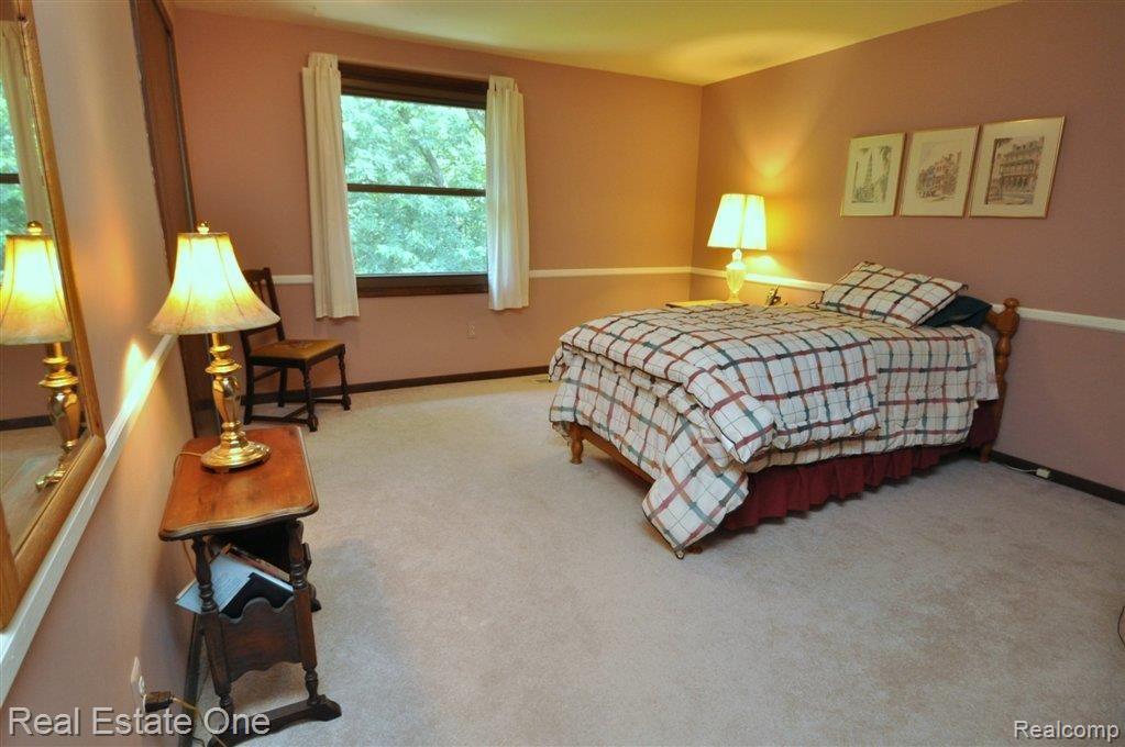 1698 North Kilburn Road Rochester, MI 48306 - Photo 30 of 43 Bedroom 2