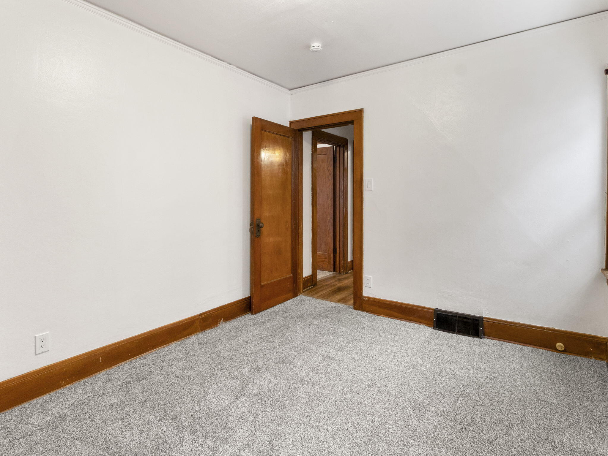 2415 North 53rd Street Milwaukee, WI 53210 - Photo 22 of 30 19-web-or-mls-IMG_1153