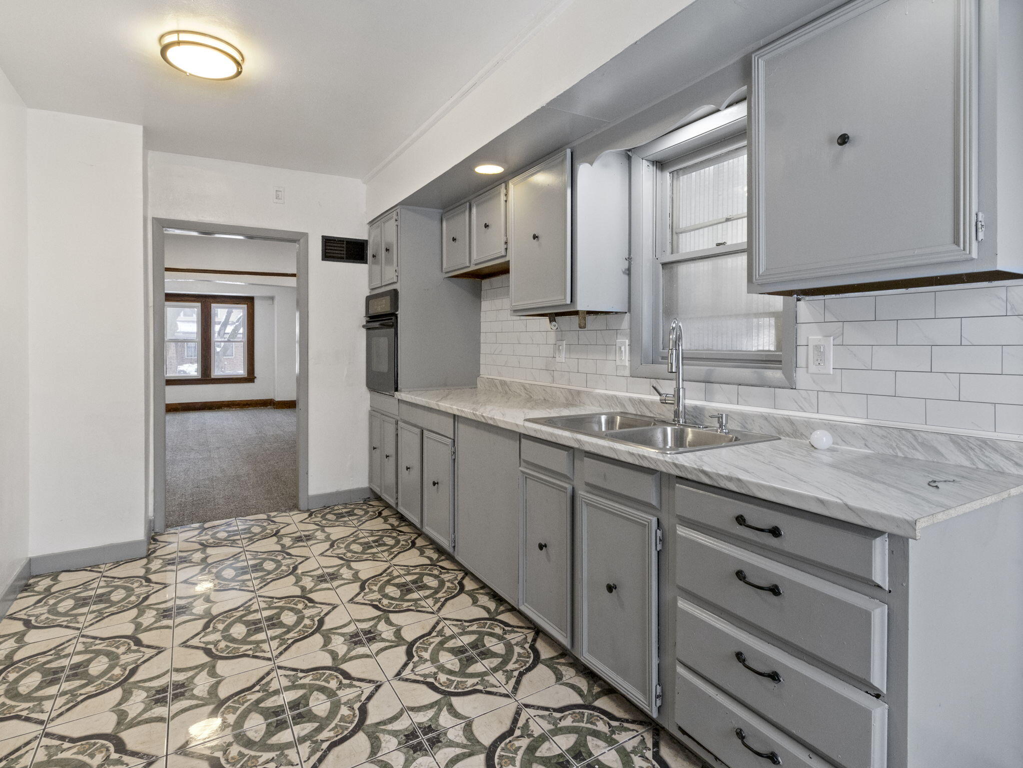 2415 North 53rd Street Milwaukee, WI 53210 - Photo 10 of 30 14-web-or-mls-IMG_1138