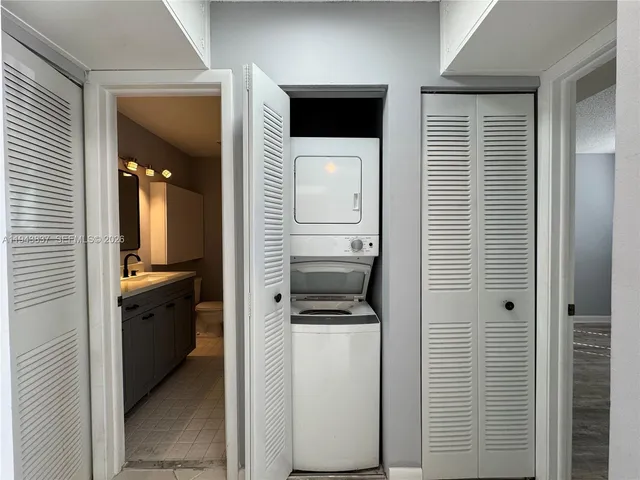 $2,600 | 603 Racquet Club Road, Unit 2, Weston, FL 33326