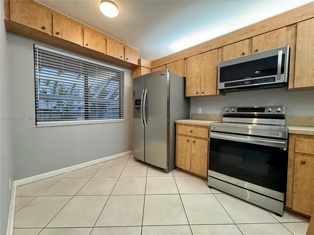 $2,600 | 603 Racquet Club Road, Unit 2, Weston, FL 33326