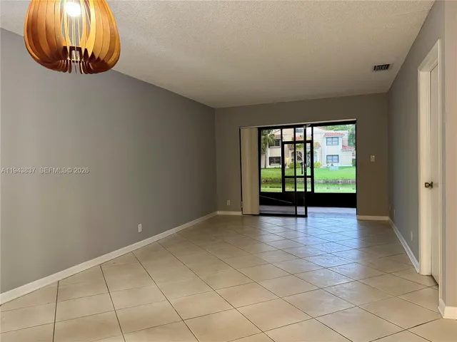$2,600 | 603 Racquet Club Road, Unit 2, Weston, FL 33326