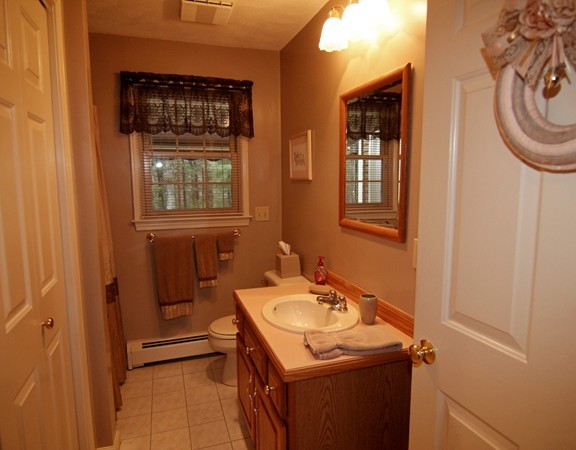 17 Andrews Road Wakefield, MA 01880 - Photo 12 of 30 Gallery Image 12
