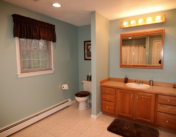 17 Andrews Road Wakefield, MA 01880 - Photo 18 of 30 Gallery Image 18