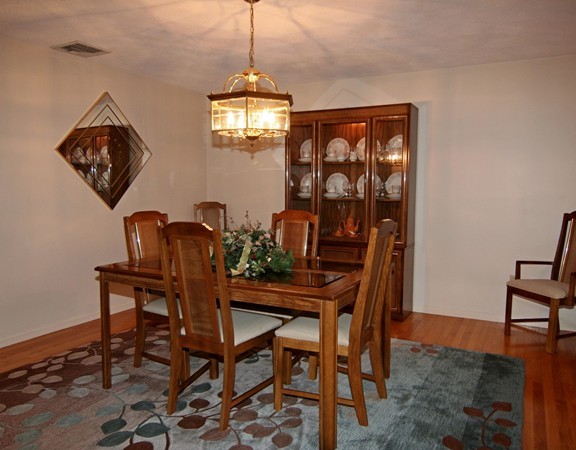 17 Andrews Road Wakefield, MA 01880 - Photo 8 of 30 Gallery Image 8