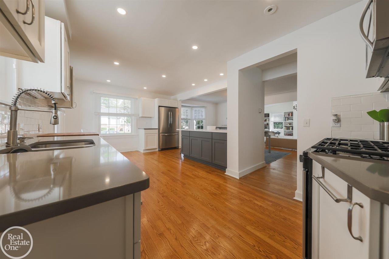 75 Muir Road Grosse Pointe Farms, MI 48236 - Photo 13 of 30
