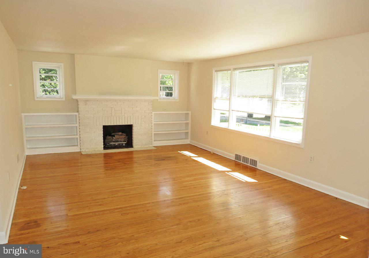 330 Haines Road York, PA 17402 - Photo 12 of 34 Gallery Image 12