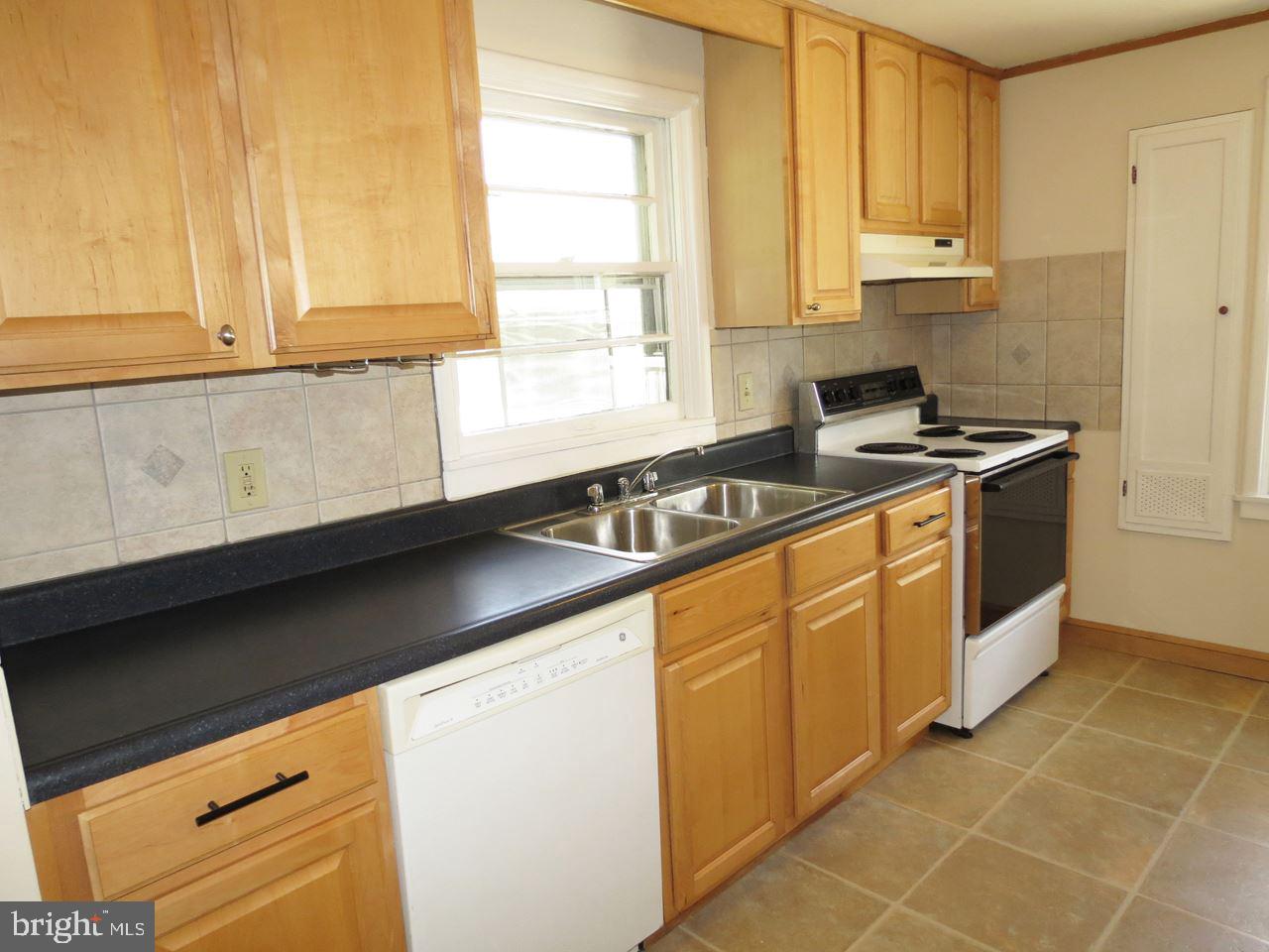 330 Haines Road York, PA 17402 - Photo 4 of 34 Gallery Image 4