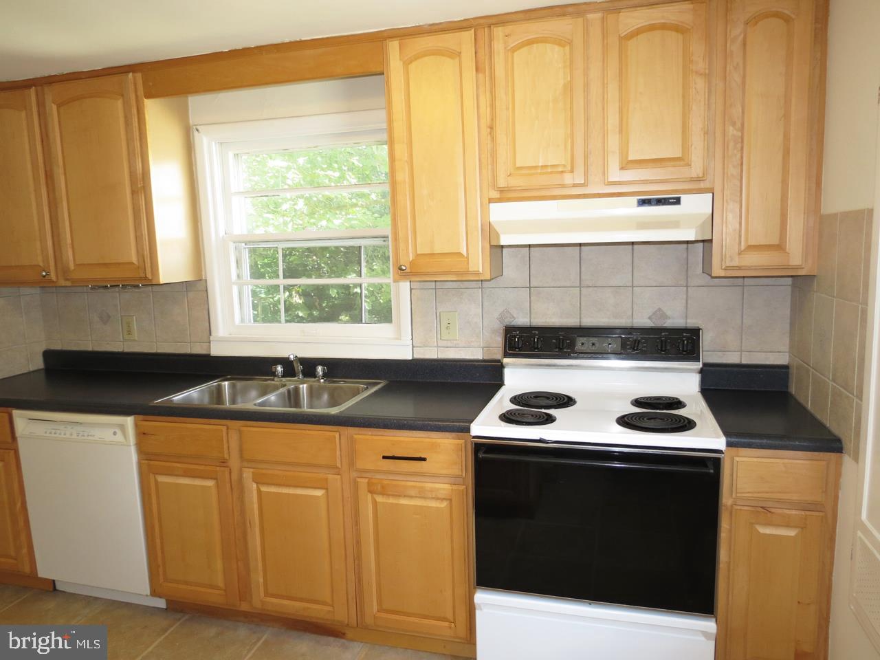 330 Haines Road York, PA 17402 - Photo 6 of 34 Gallery Image 6
