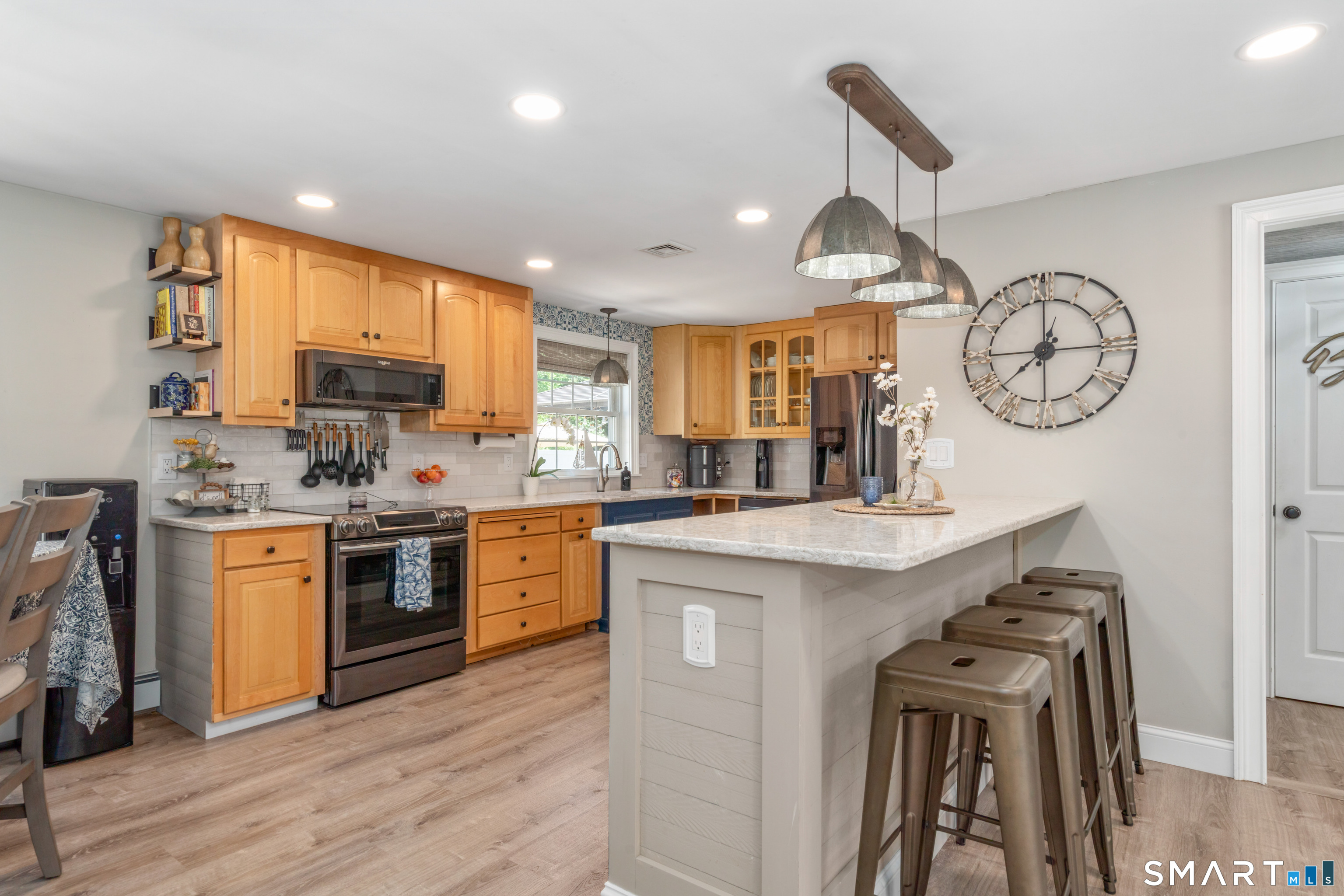 355 Burnham Street Manchester, CT 06042 - Photo 11 of 40
