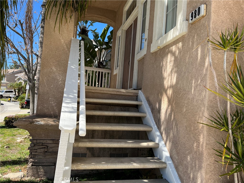 980 Palermo Lane Corona, CA 92879 - Photo 2 of 28