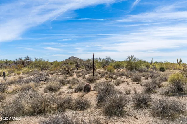 a view of a sky view