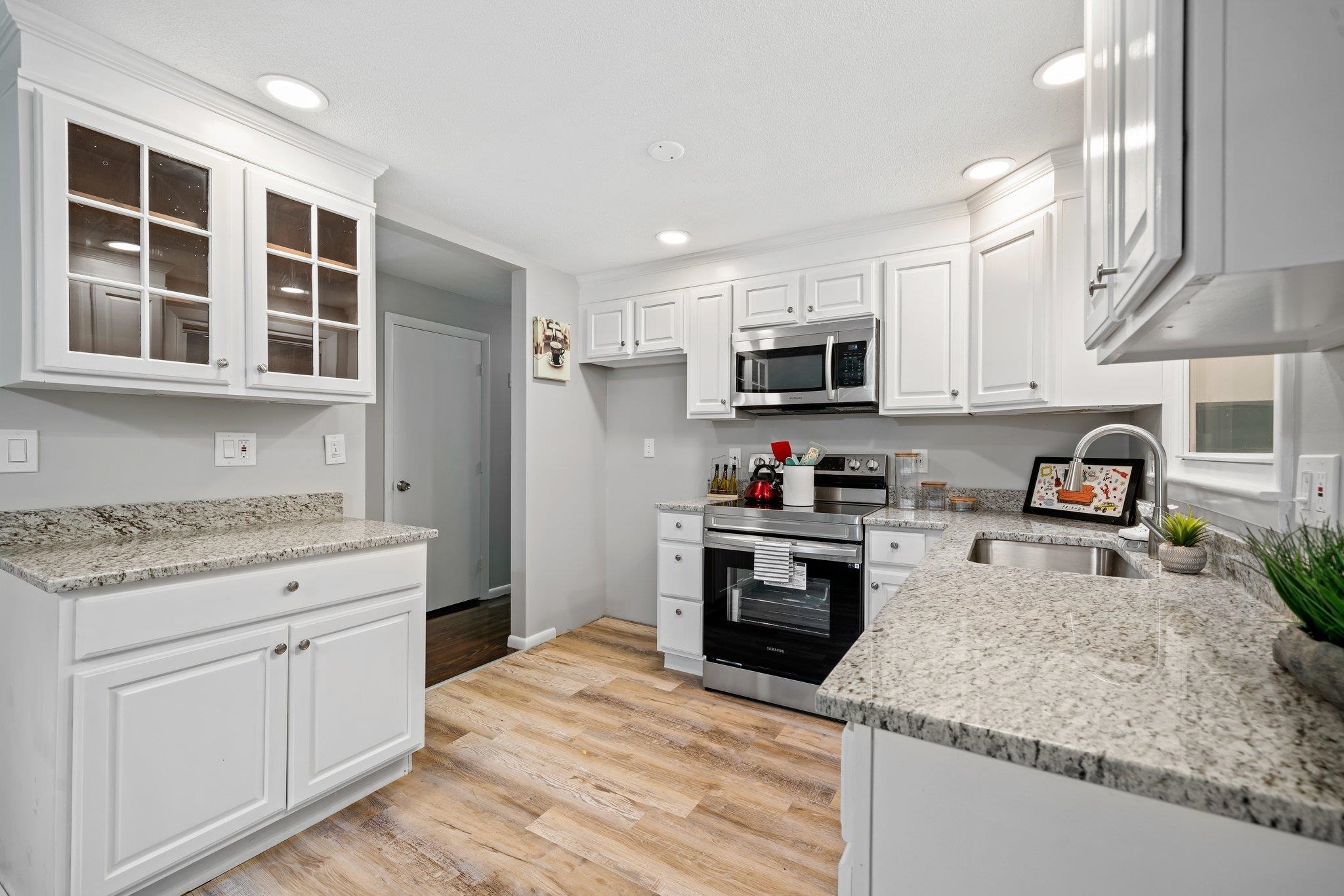 145 Marsh Road Pelham, NH 03076 - Photo 11 of 36