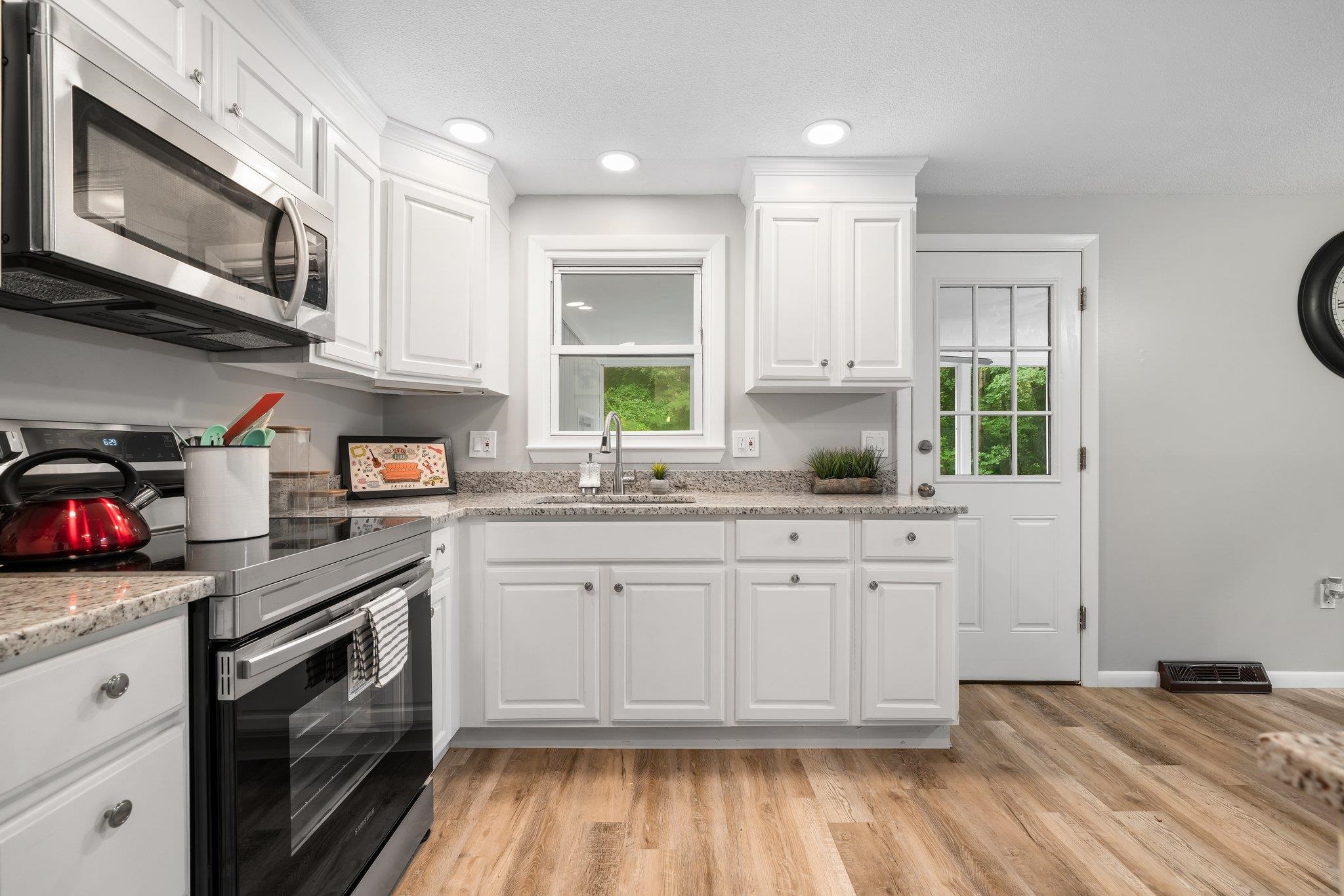 145 Marsh Road Pelham, NH 03076 - Photo 13 of 36
