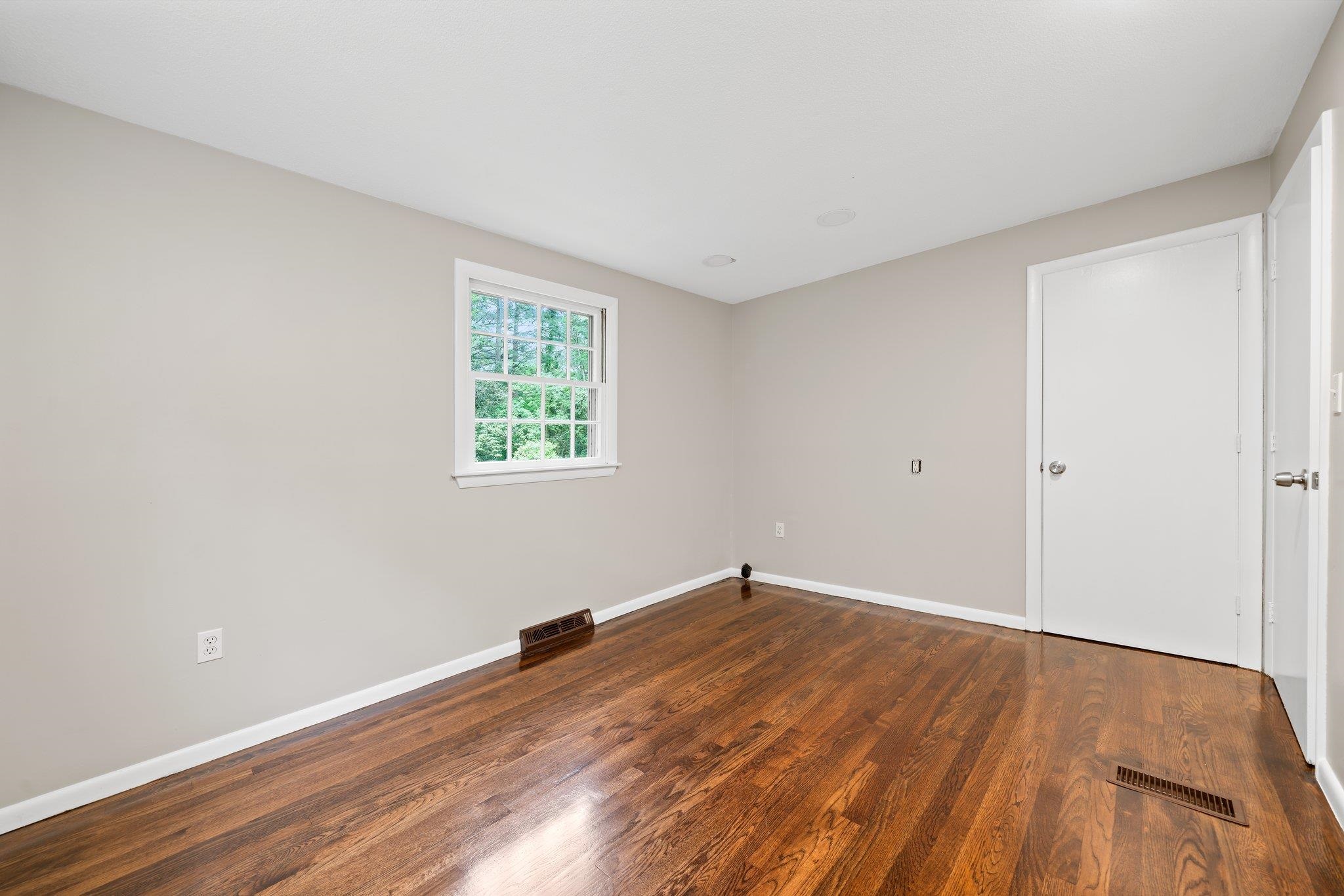 145 Marsh Road Pelham, NH 03076 - Photo 15 of 36