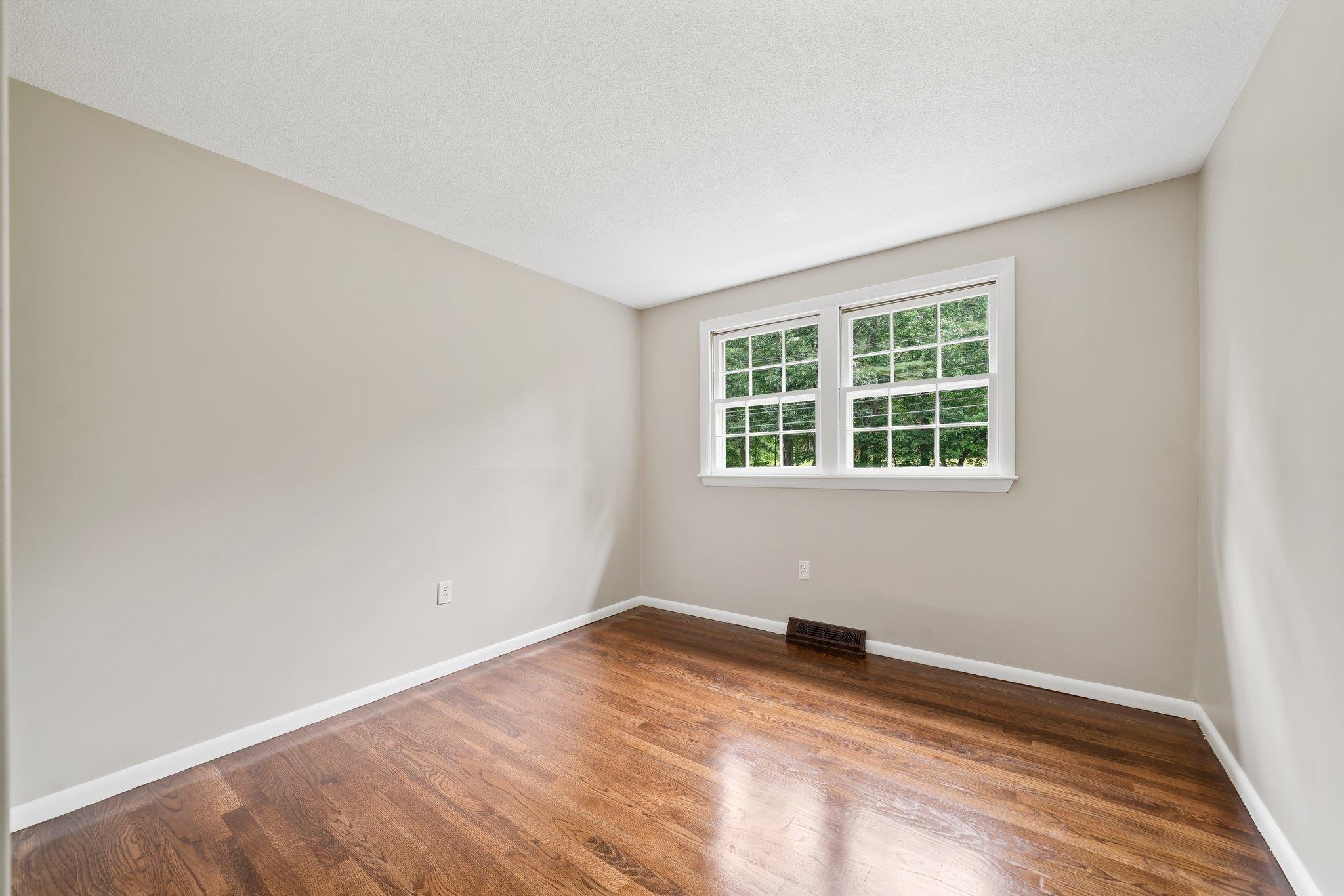 145 Marsh Road Pelham, NH 03076 - Photo 17 of 36