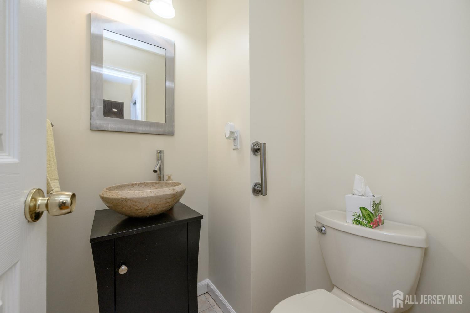 171 Howell Avenue Fords, NJ 08863 - Photo 10 of 33