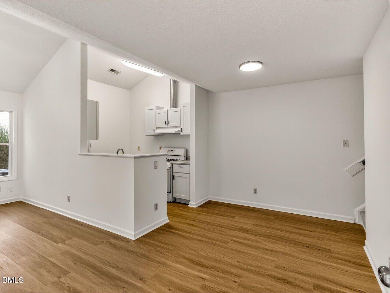 509 Stratton Way Durham, NC 27704 - Photo 16 of 36 013-1280x960-open-living
