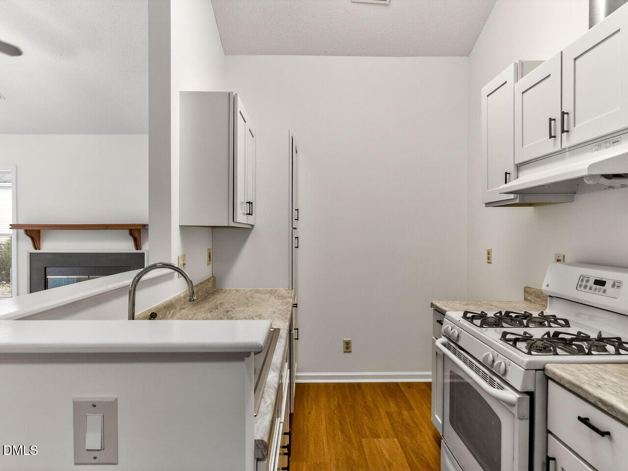 509 Stratton Way Durham, NC 27704 - Photo 17 of 36 014-1280x960-kitchen