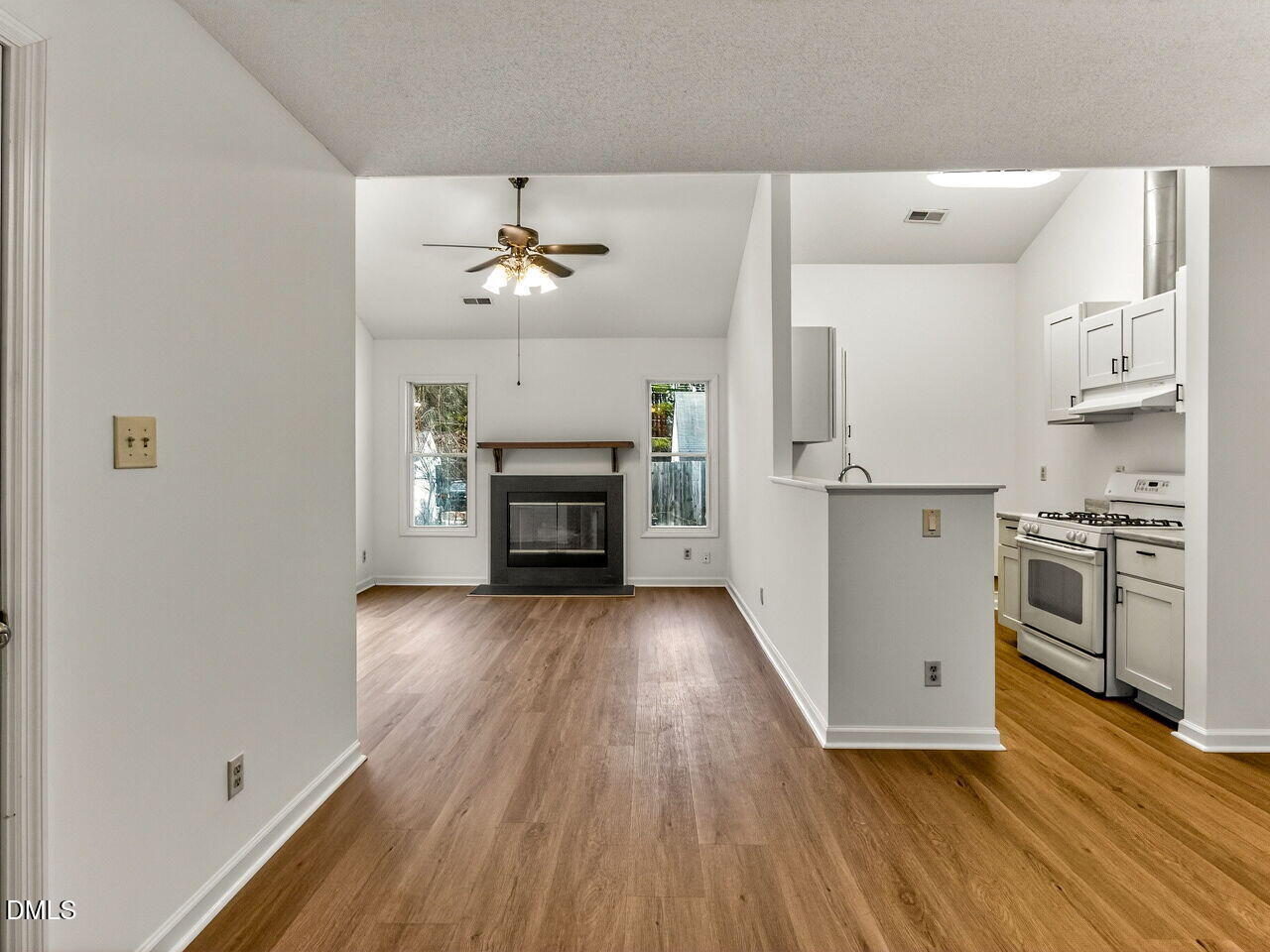 509 Stratton Way Durham, NC 27704 - Photo 3 of 36 011-1280x960-open-living
