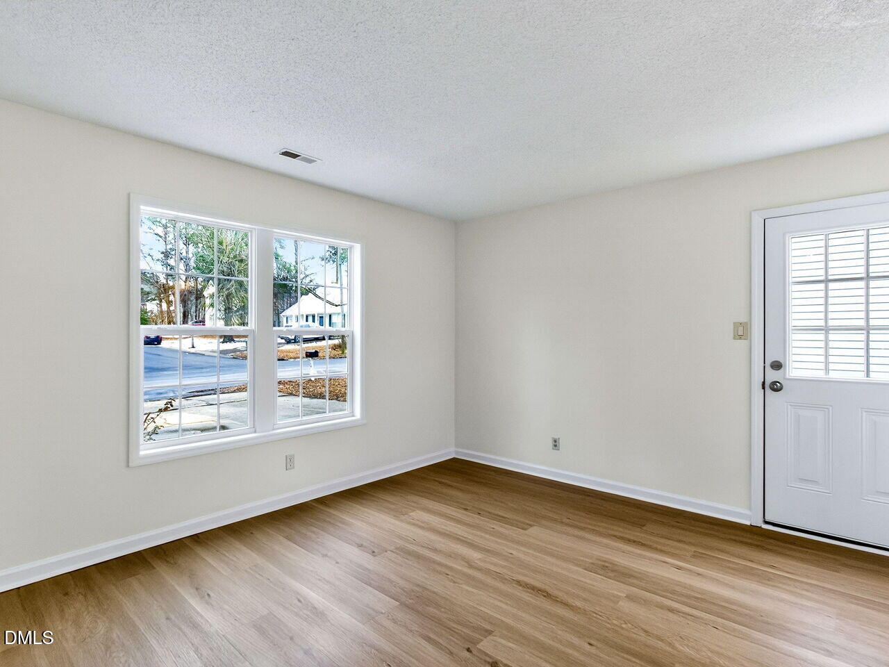 509 Stratton Way Durham, NC 27704 - Photo 7 of 36 006-1280x960-first-floor-master-bedroom
