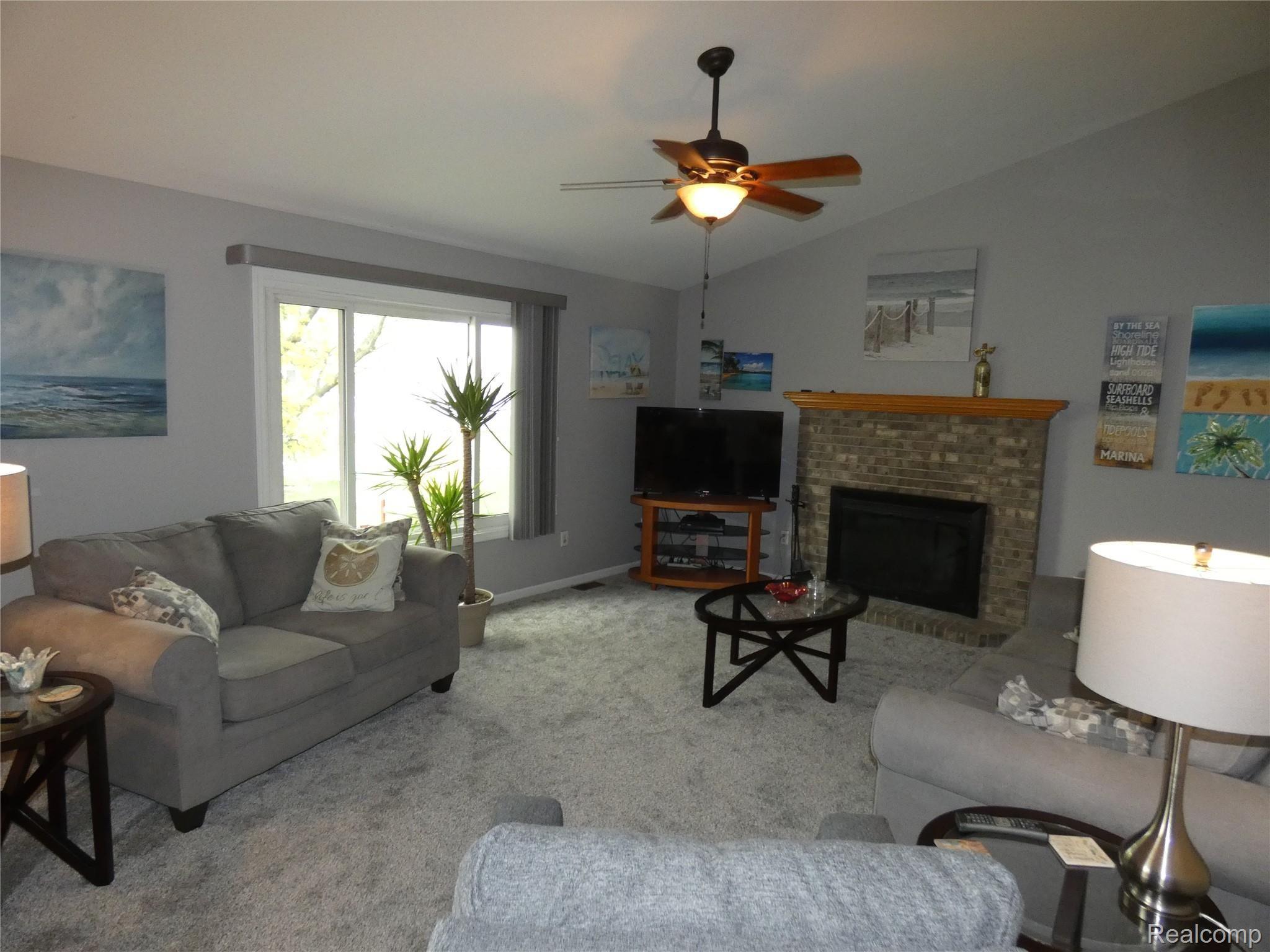 6462 Fox Hills Road Canton, MI 48187 - Photo 16 of 36 P1020397.JPG